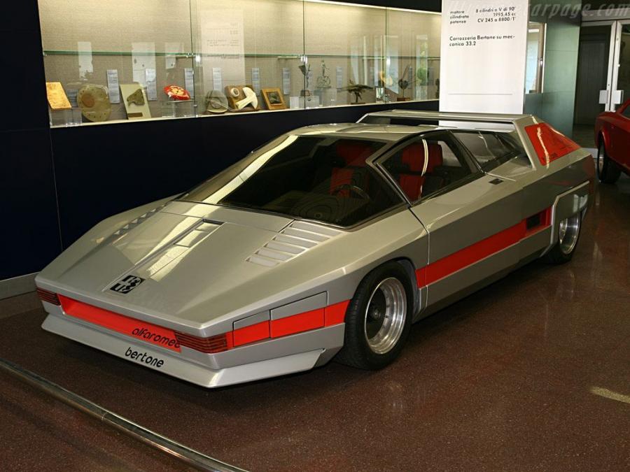  Alfa Romeo Navajo by Bertone 1976 года  (фото 1 из 3)